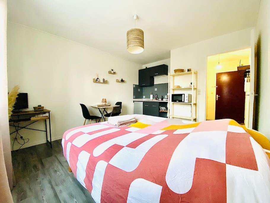 Apartament Au Calme Confort & Proche Centre Le Mans Zewnętrze zdjęcie