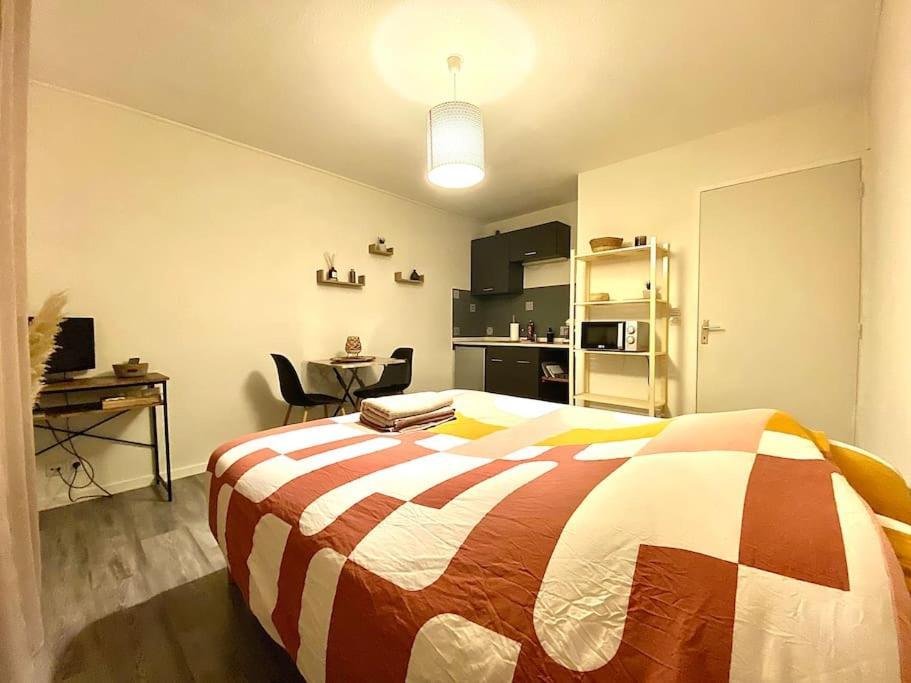 Apartament Au Calme Confort & Proche Centre Le Mans Zewnętrze zdjęcie